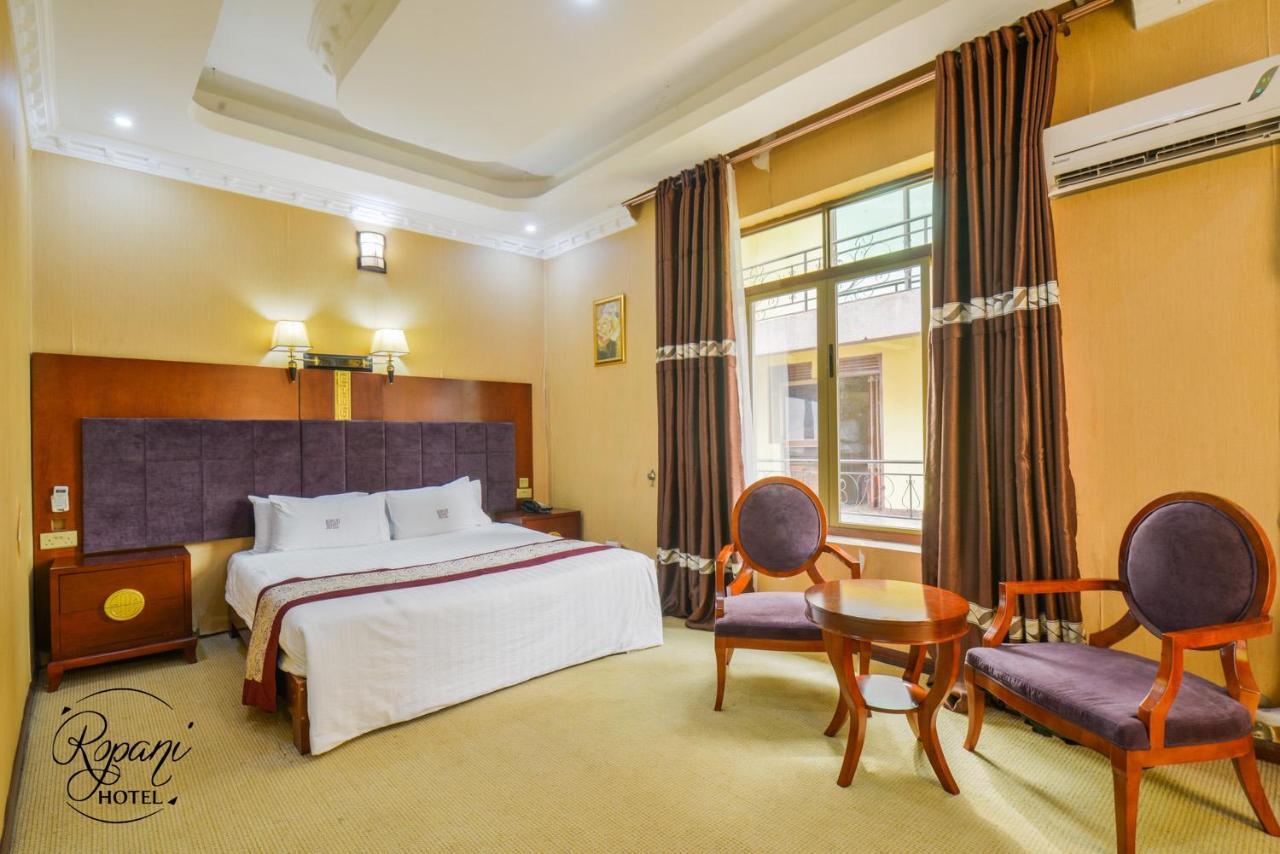 Ropani Hotel Kitende Luaran gambar