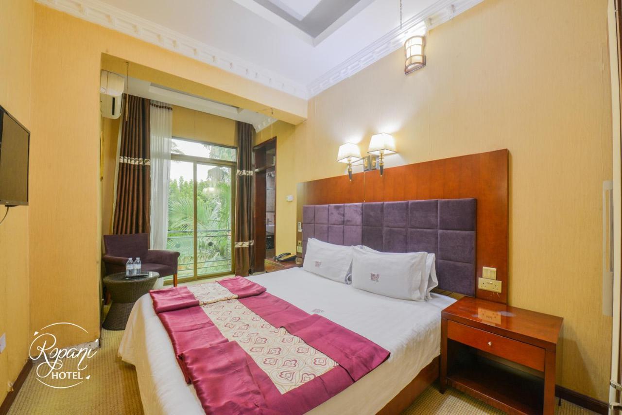 Ropani Hotel Kitende Luaran gambar